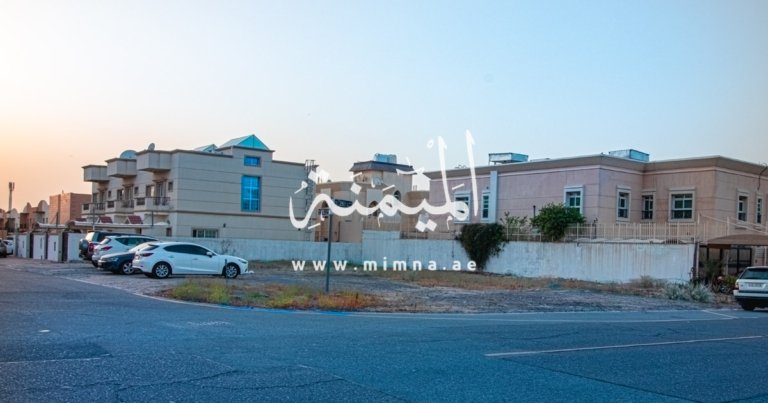 للبيع ارض سكنية  في مردف دبي تصريح 3 فلل