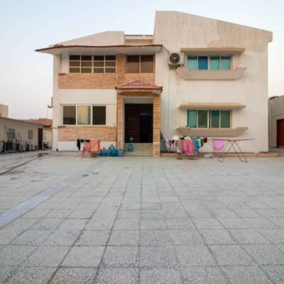 فيلا للبيع في الطوار  ٢