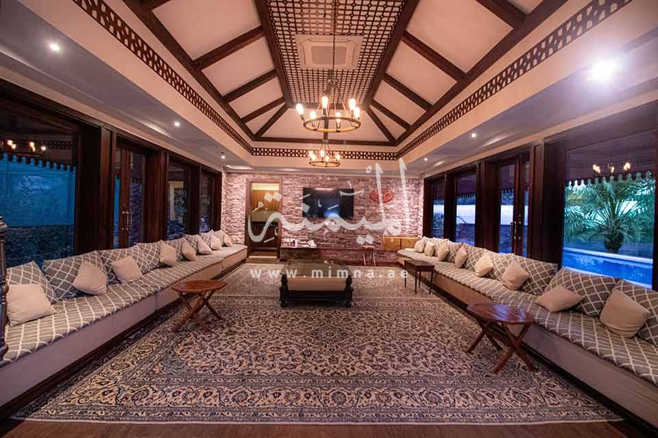 مجلس عربي داخل مزرعة للبيع في وادي العمردي